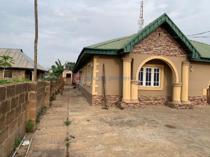 3 bedroom Bungalow For Sale Alaapa Estate . Oke Mosan Abeokuta Ogun - 3