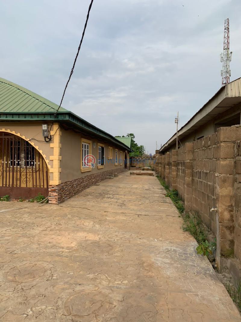 3 bedroom Bungalow For Sale Alaapa Estate . Oke Mosan Abeokuta Ogun - 11