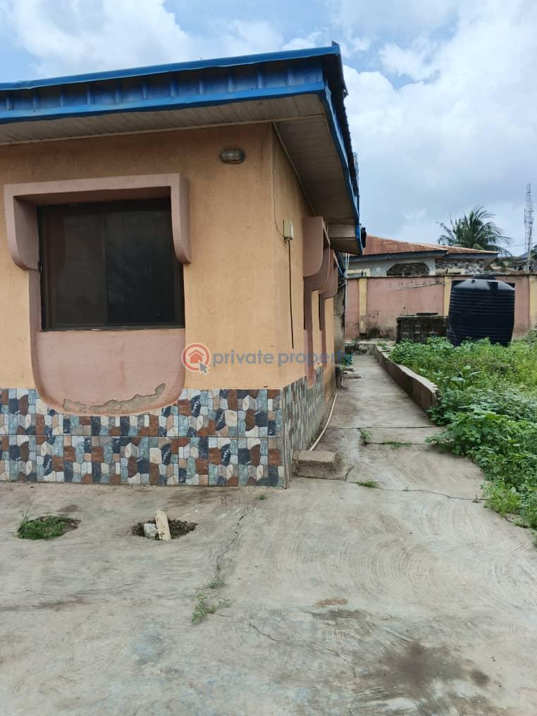 3 bedroom Bungalow For Sale Iyana Agbala New Ife Road Ibadan Iwo Road Ibadan Oyo - 2