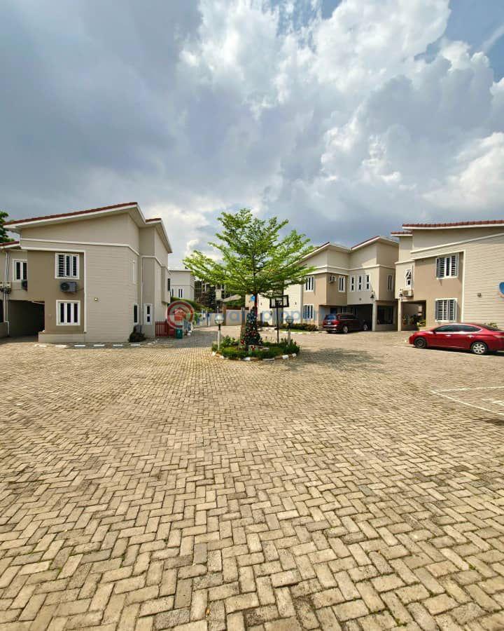 3 bedroom Semi detached Duplex For Sale Okupe Estate Mende Maryland Lagos - 1