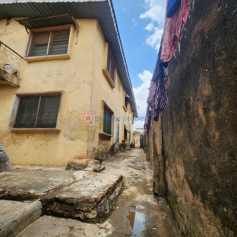 4 bedroom Duplex For Sale Anfani, Off Ring Road Ibadan Oyo - 6