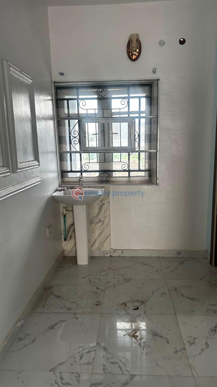 House For Rent At Mogana, Elebu, Off Akala Express, Lbadan. Ibadan Oyo - 5