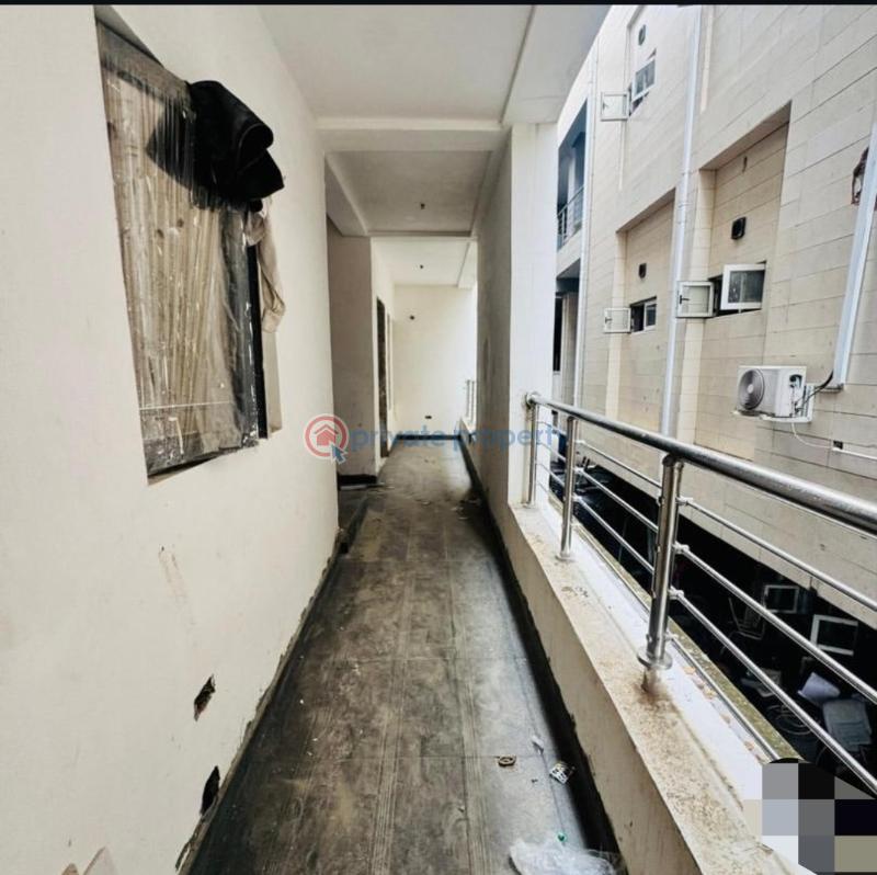 3 bedroom Block Of Flats For Sale Alagomeji Yaba Lagos - 9