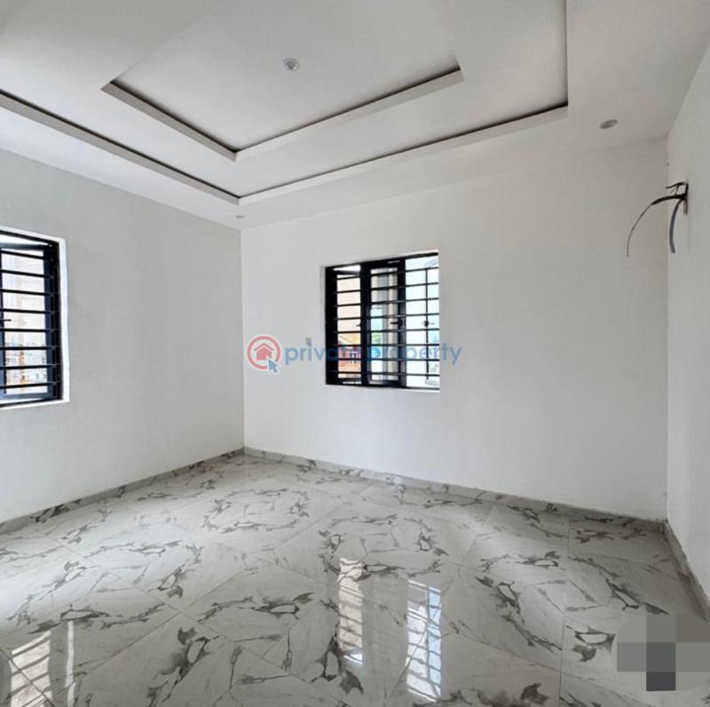 3 bedroom Block Of Flats For Sale Alagomeji Yaba Lagos - 2
