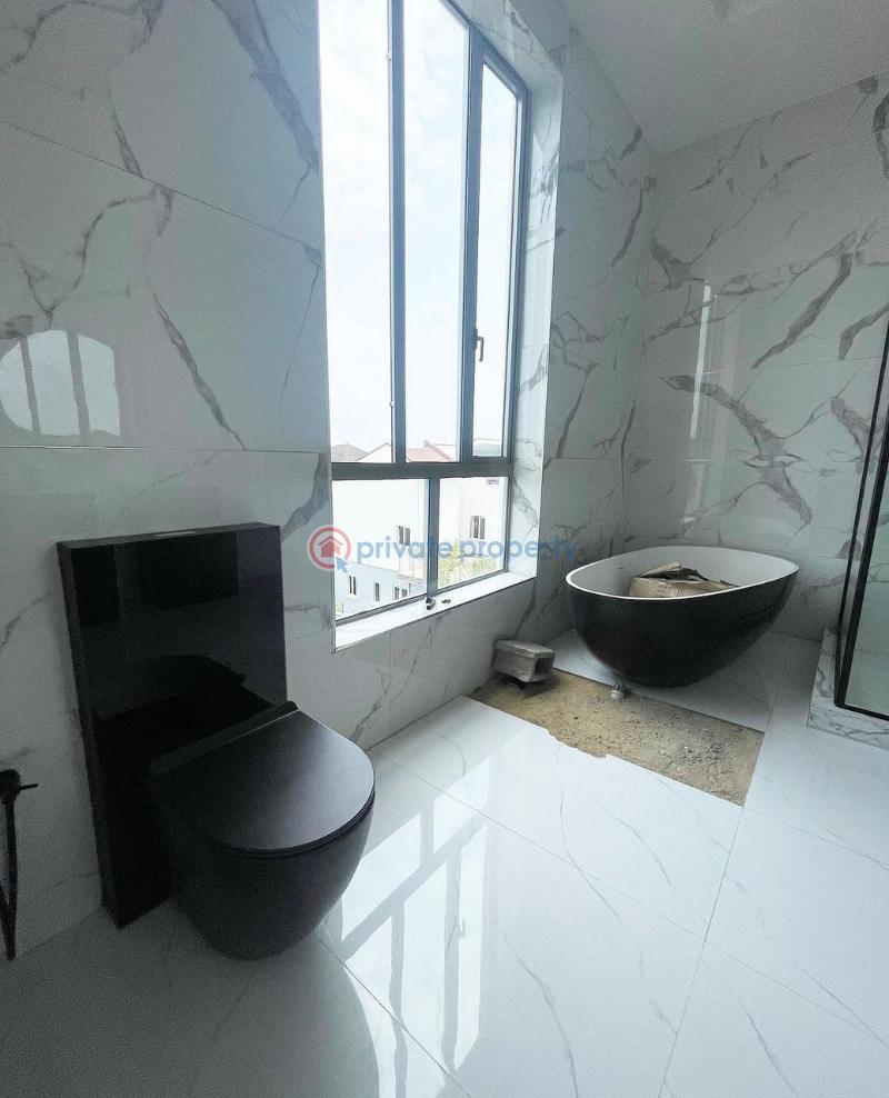 Fantastic 6 bedrooms detached duplex with swimming pool and bq - 8 6 bedroom Duplex For Sale Pinnock Beach Estate Osapa Lekki Lagos - 8