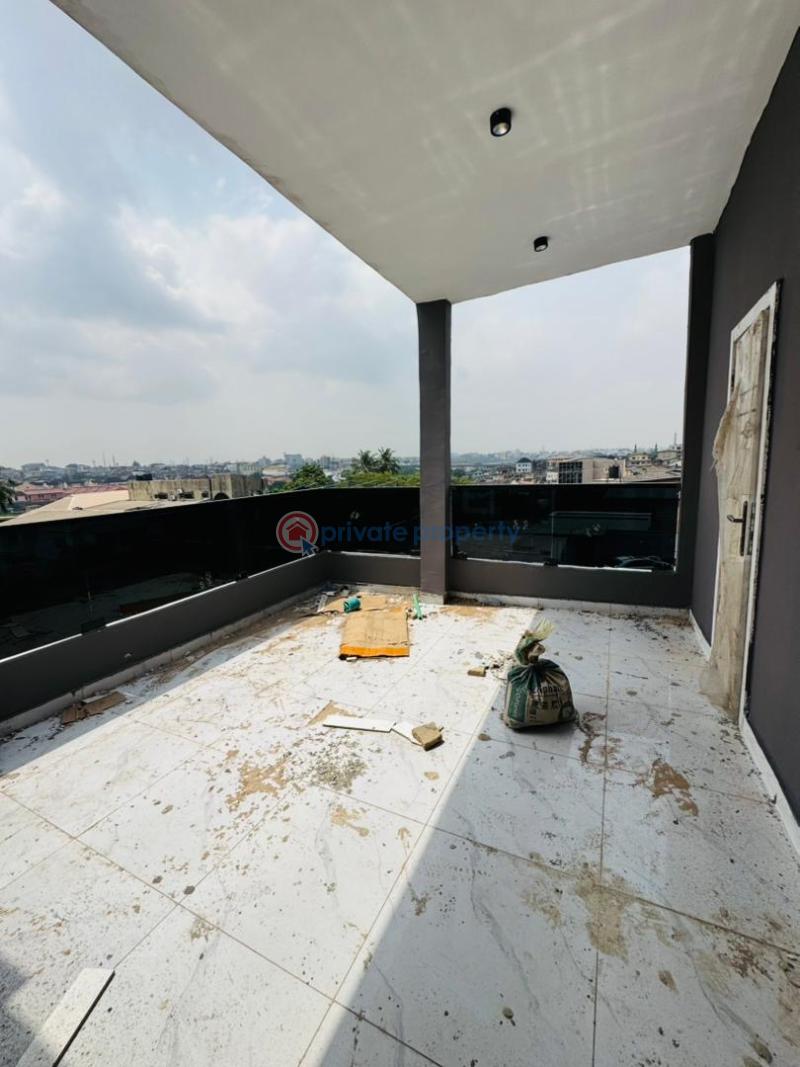 4 bedroom Semi detached Duplex For Sale Ogudu GRA Lagos - 7