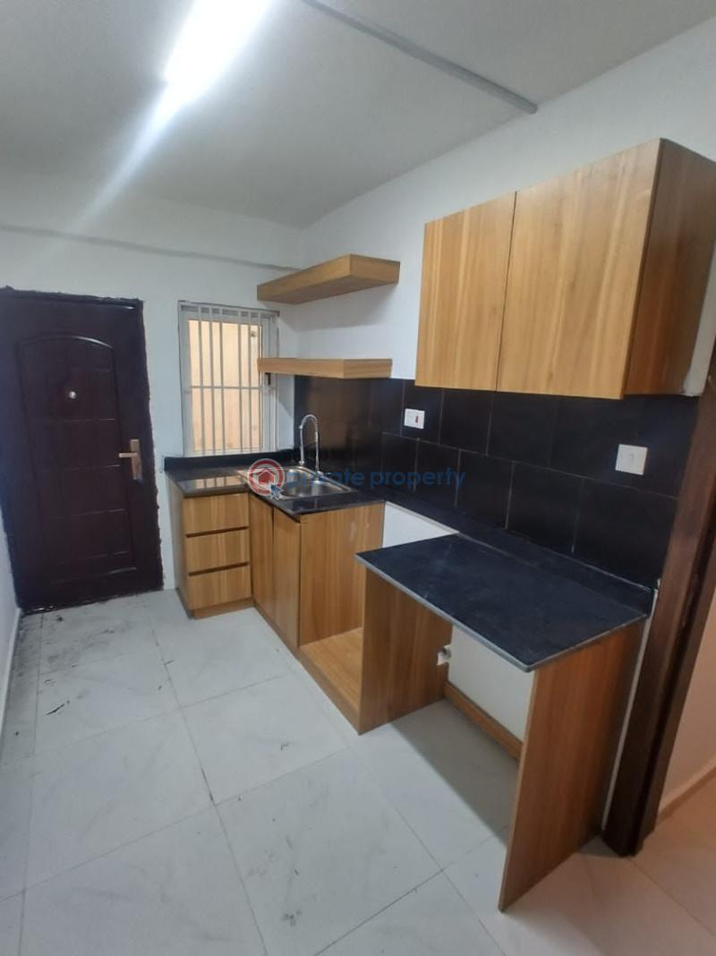 3 bedroom Block Of Flats For Rent Off Ishaga Rd Ojuelegba Surulere Lagos - 1