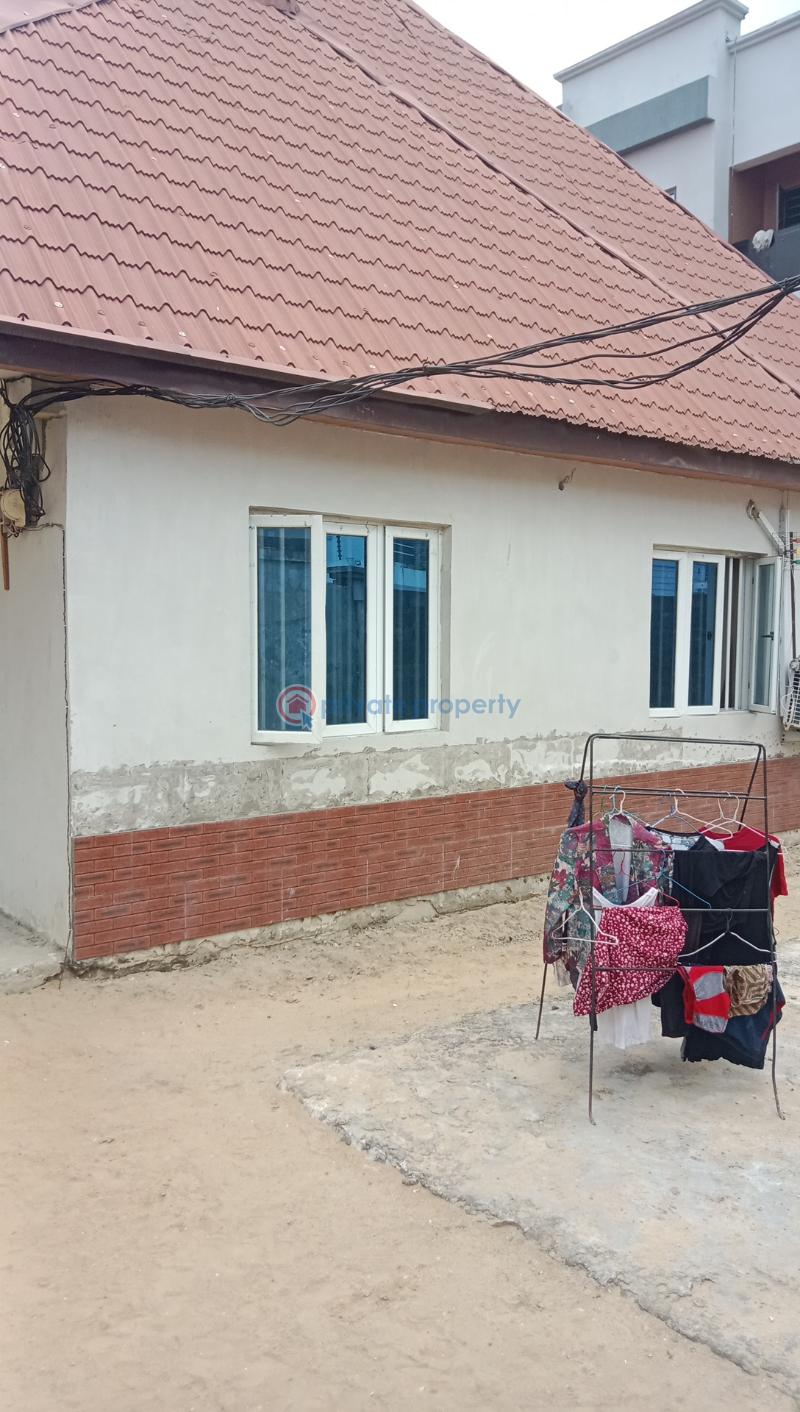 1 bedroom Mini Flat For Rent L.b.s Bustop Lekki Abraham Adesanya Ajah Lagos - 0