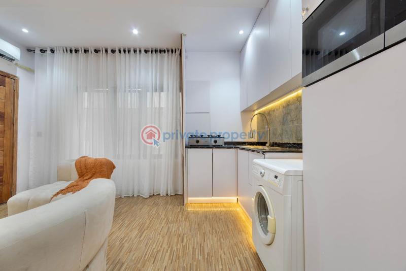 1 bedroom Self Contain Short let Off Freedom Way Lekki Phase 2 Lagos - 1