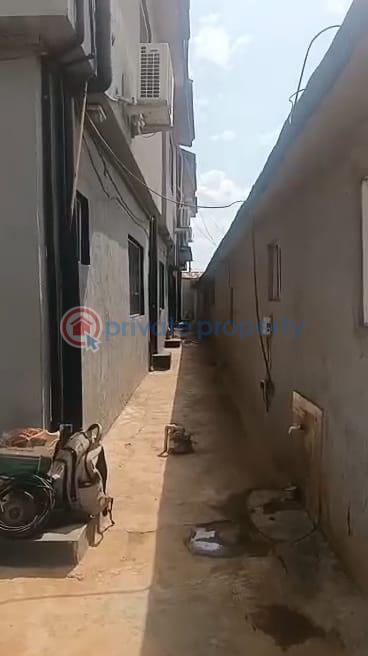House For Sale Off Sani Balogun Abule Egba Lagos - 11