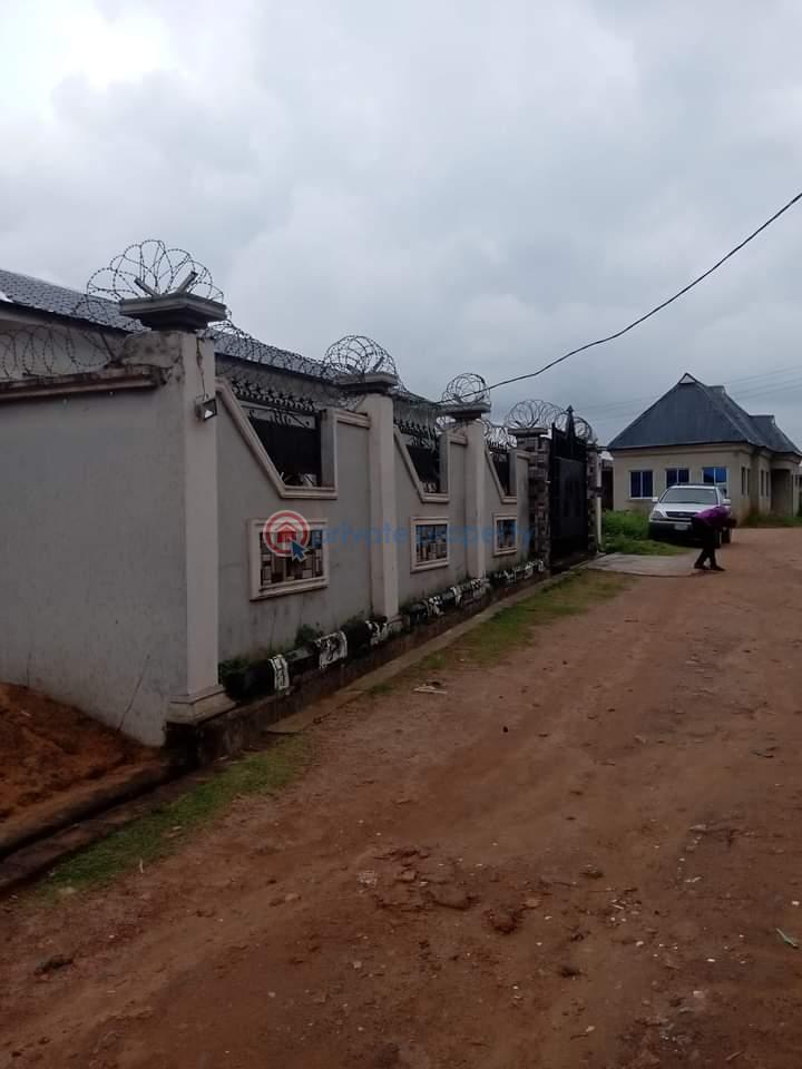 For sale 3 bedroom House Ibadan Oyo (PID 1PAJRX) Private Property