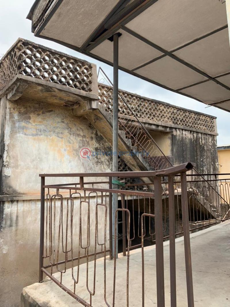 10 bedroom House For Sale Agodi Ibadan Oyo - 1