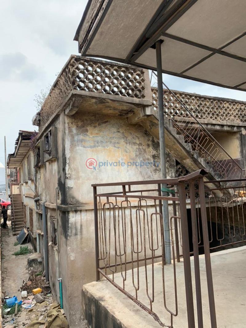 10 bedroom House For Sale Agodi Ibadan Oyo - 2
