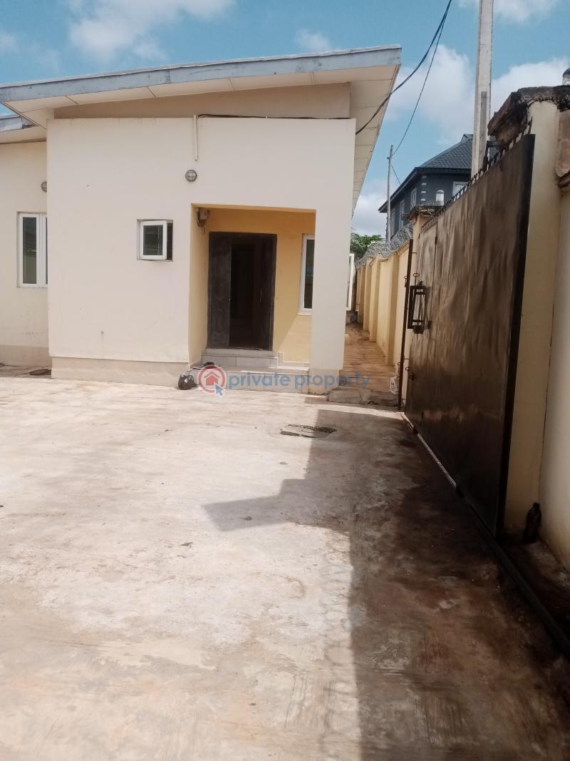 2 bedroom Shared Apartment For Rent Adeoje Area Ibadan Oyo - 1