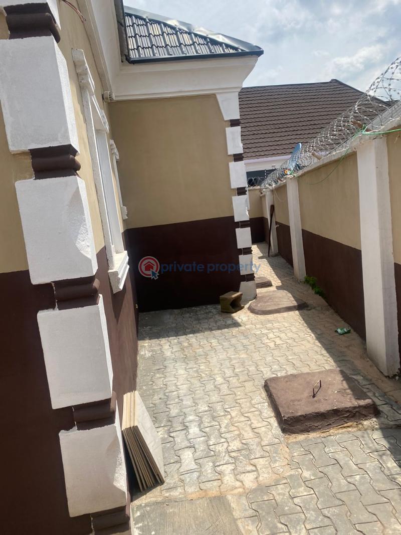Detached Bungalow For Sale Asaka Asunle Off Akala Express Oluyole Extension Ibadan Adeyinka Akala Express Ibadan Oyo - 1