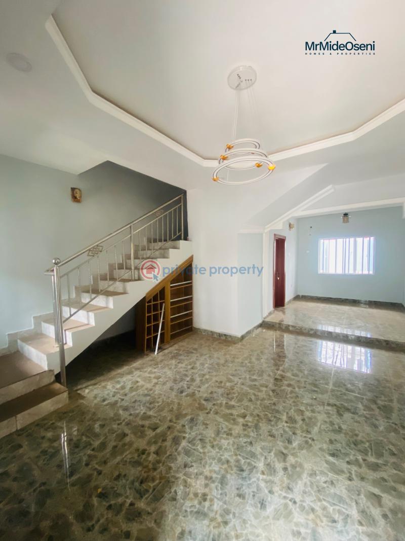 For rent 2 bedroom House Carlton Gate Estate Ibadan Oyo (PID 2PALUC