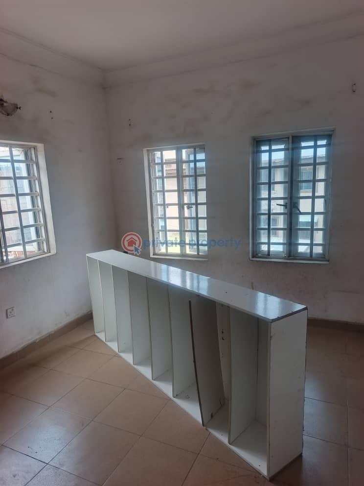 2 bedroom Block Of Flats For Rent Ebute Metta Yaba Lagos - 5