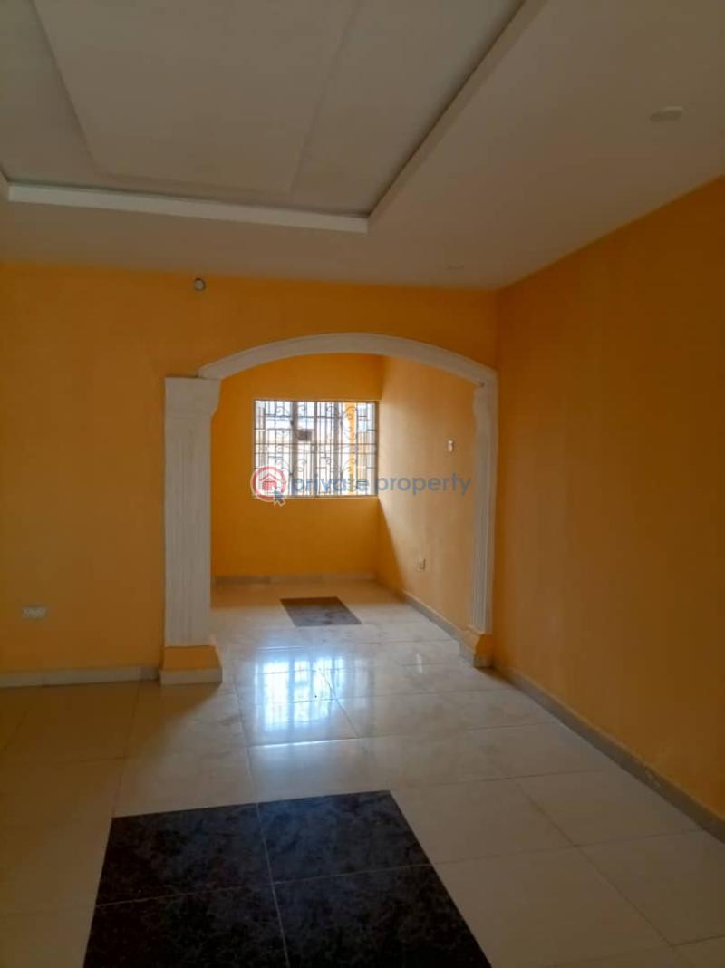 For rent 2 bedroom Flat & Apartment Command Ipaja Lagos (PID 8PBMEN