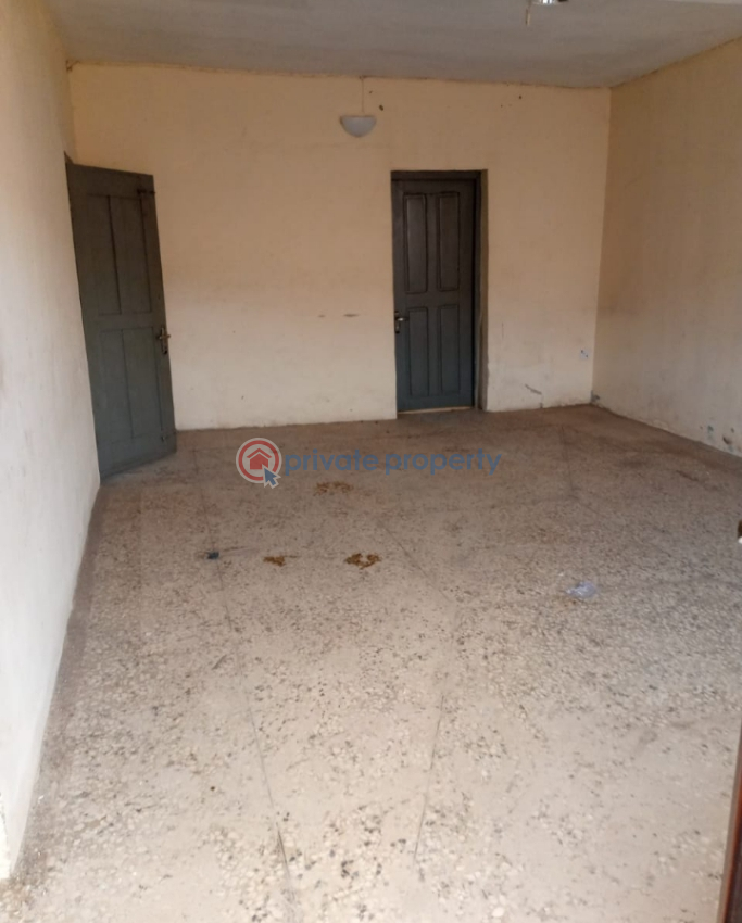 2 bedroom Flat & Apartment For Rent Crown Chemist Area Challenge Ibadan Oyo