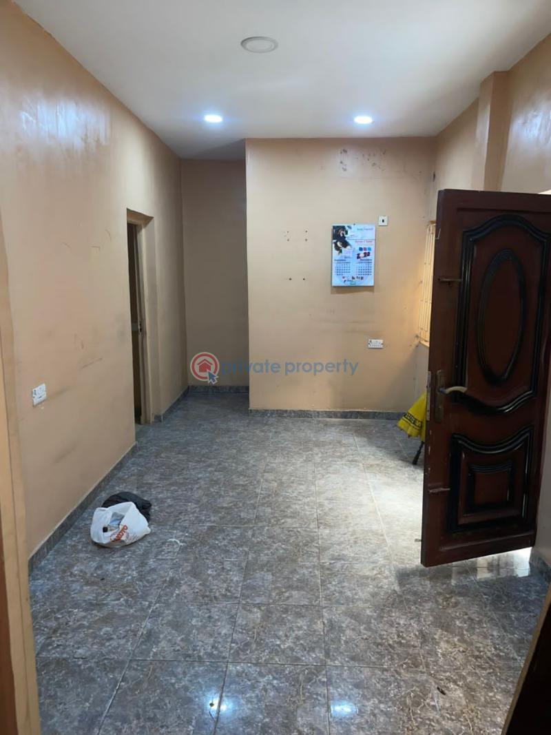 2 bedroom Block Of Flats For Rent Olufemi Street, Off Ogunlana Drive Ogunlana Surulere Lagos