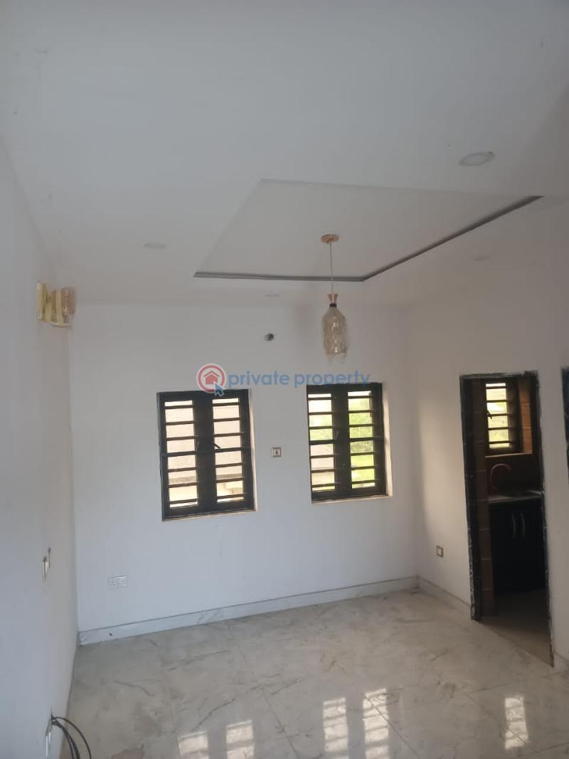 2 bedroom Block Of Flats For Rent Malate, Shapati Estate Awoyaya Ajah Lagos - 9