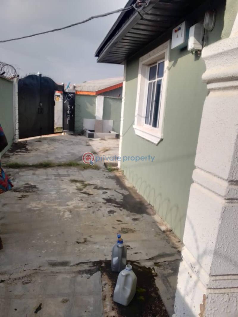 2 bedroom House For Rent Fawole Estate Igbogbo Ikorodu Lagos - 1