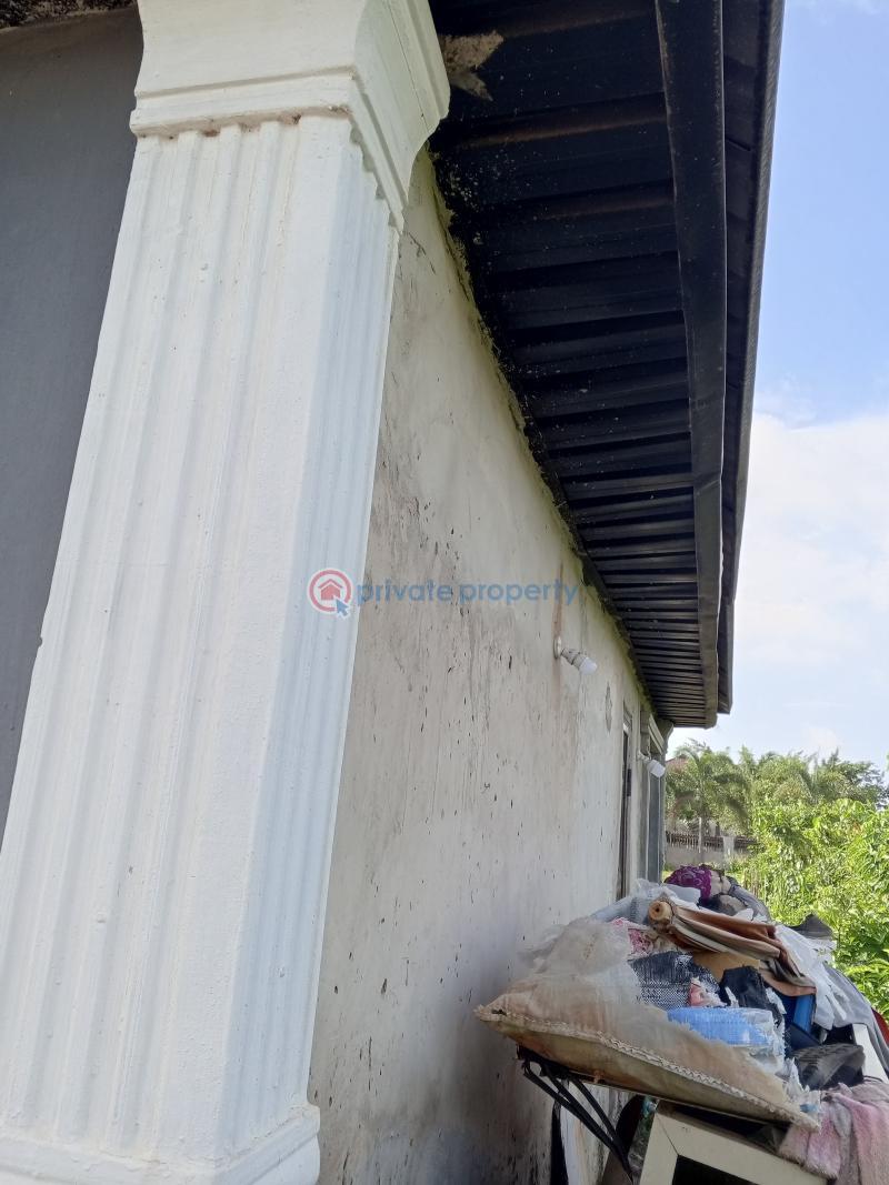 For sale 2 bedroom Detached Bungalow St Paul. Estate,olasco Bus Stop