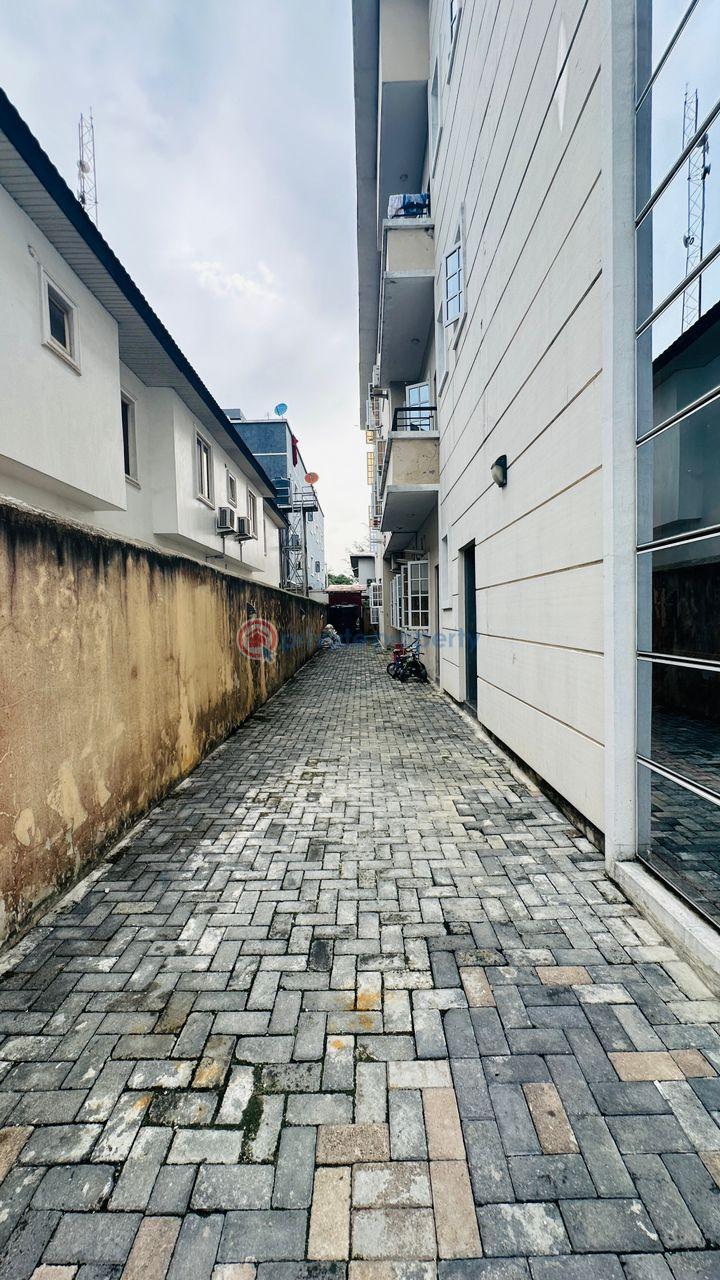 3 bedroom Flat & Apartment For Rent Lekki Phase 1 Lagos - 0