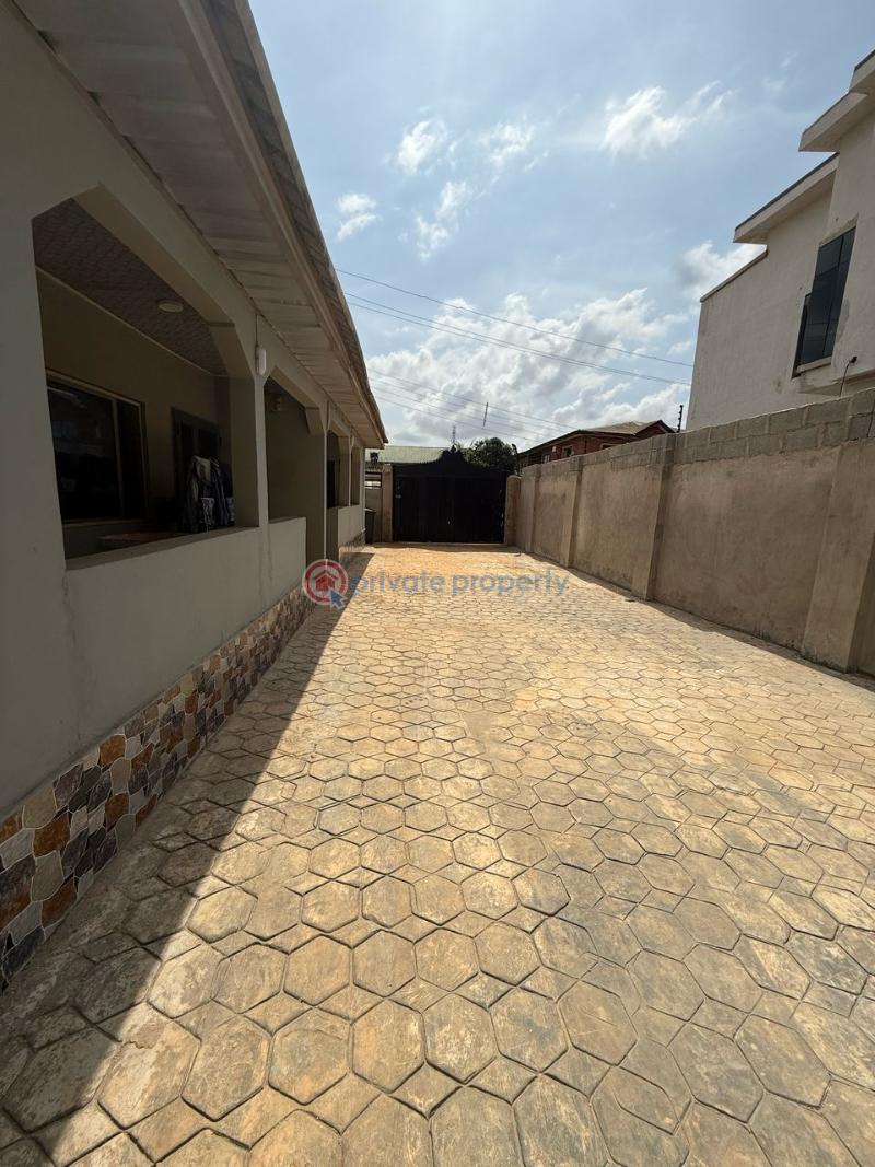 4 bedroom House For Sale Off Ashipa Road Ayobo Ipaja Lagos - 11