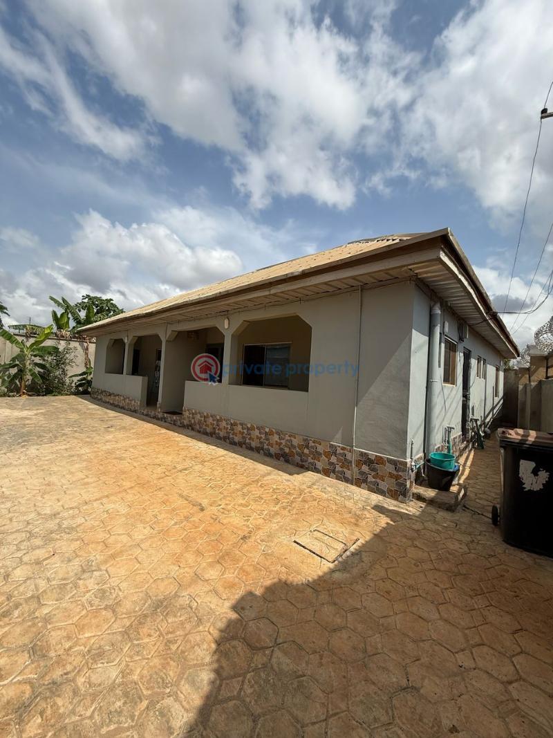 4 bedroom House For Sale Off Ashipa Road Ayobo Ipaja Lagos - 6