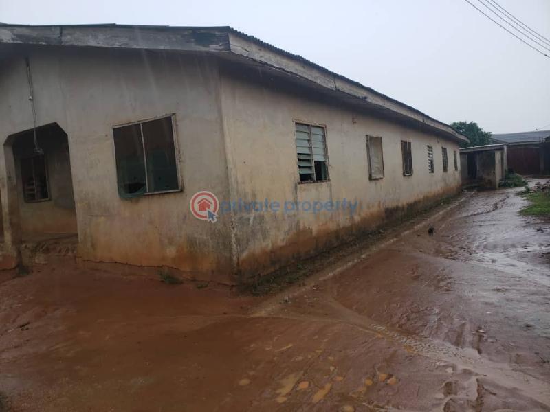 House For Sale Ayetoro Mopo Junction Axis Ogun Ogun area  - 1