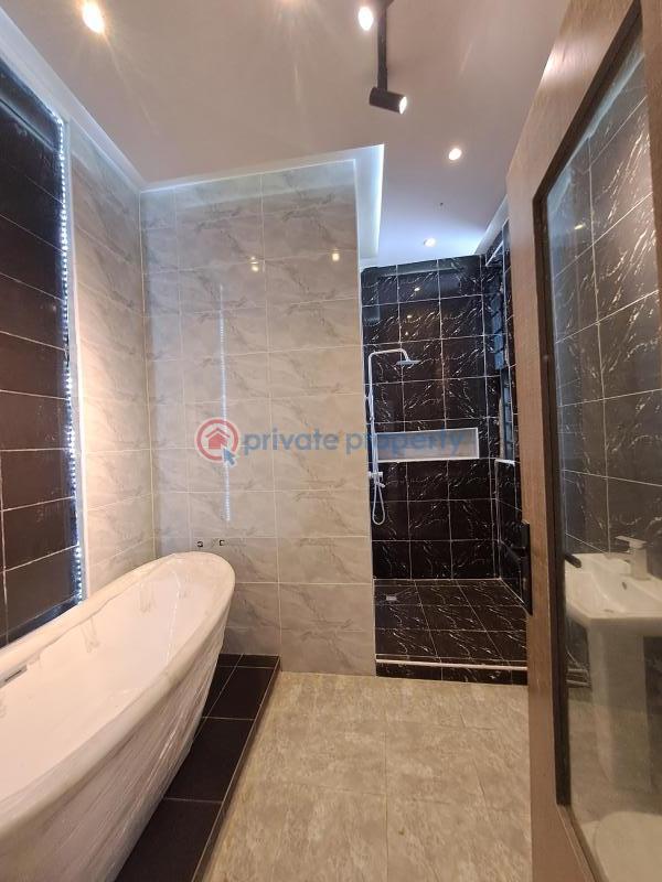 4 bedroom House For Sale Ologolo Lekki Lagos - 5