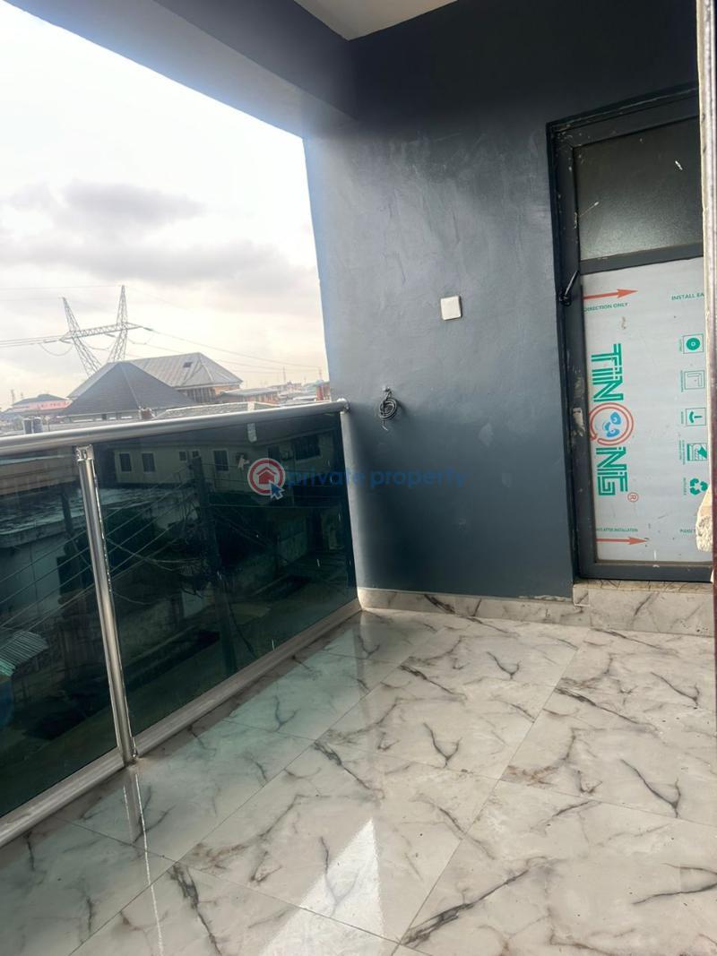 2 bedroom Block Of Flats For Rent Off Adeshina Street Ijesha Suruler Ijesha Surulere Lagos - 4