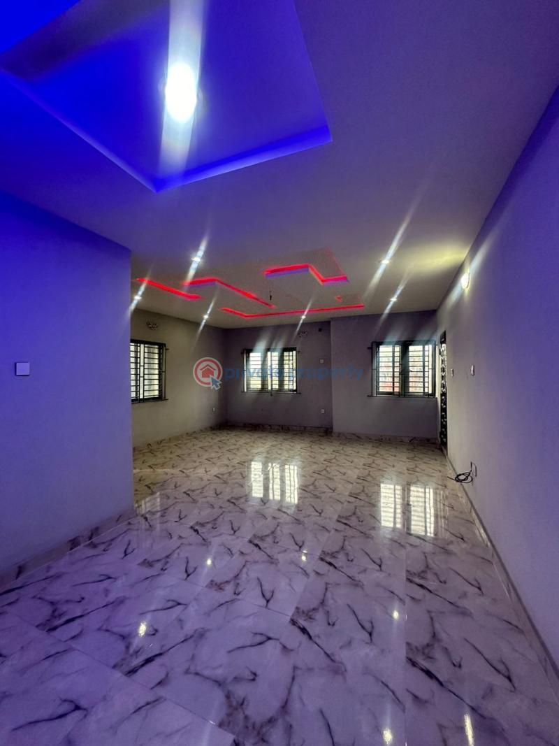 2 bedroom Block Of Flats For Rent Off Adeshina Street Ijesha Suruler Ijesha Surulere Lagos - 0