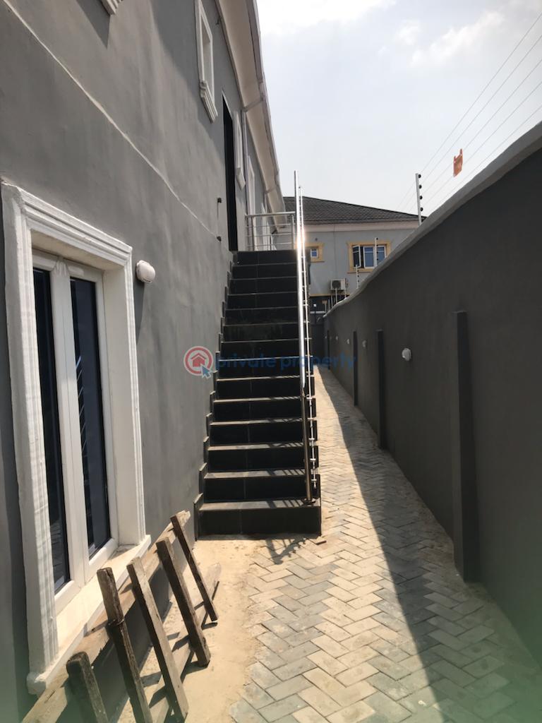 2 bedroom House For Rent Surulere Lagos - 9
