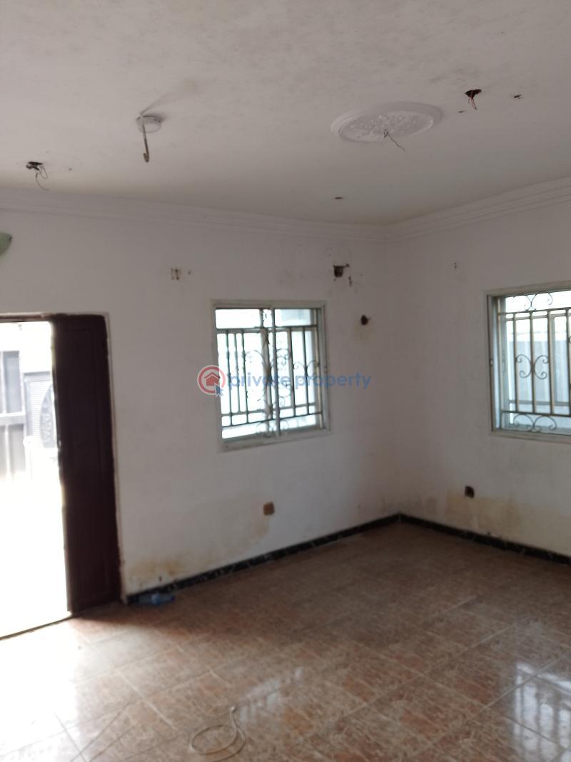 For rent 2 bedroom House Iyana Oworo Gbagada Lagos (PID 2PBEVC
