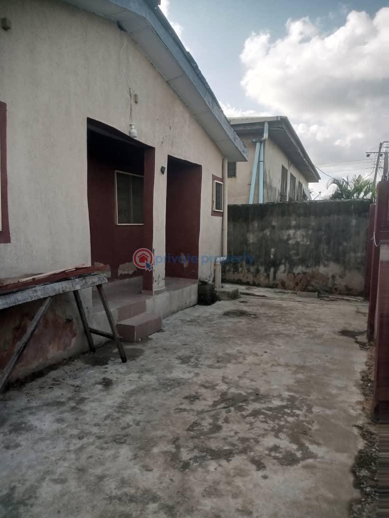 2 bedroom Bungalow For Rent Off Obayan Str Akoka Akoka Yaba Lagos - 1