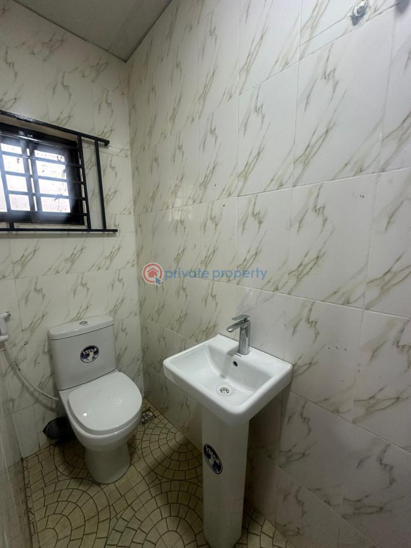 2 bedroom Block Of Flats For Rent Off Adeshina Street Ijesha Suruler Ijesha Surulere Lagos - 3