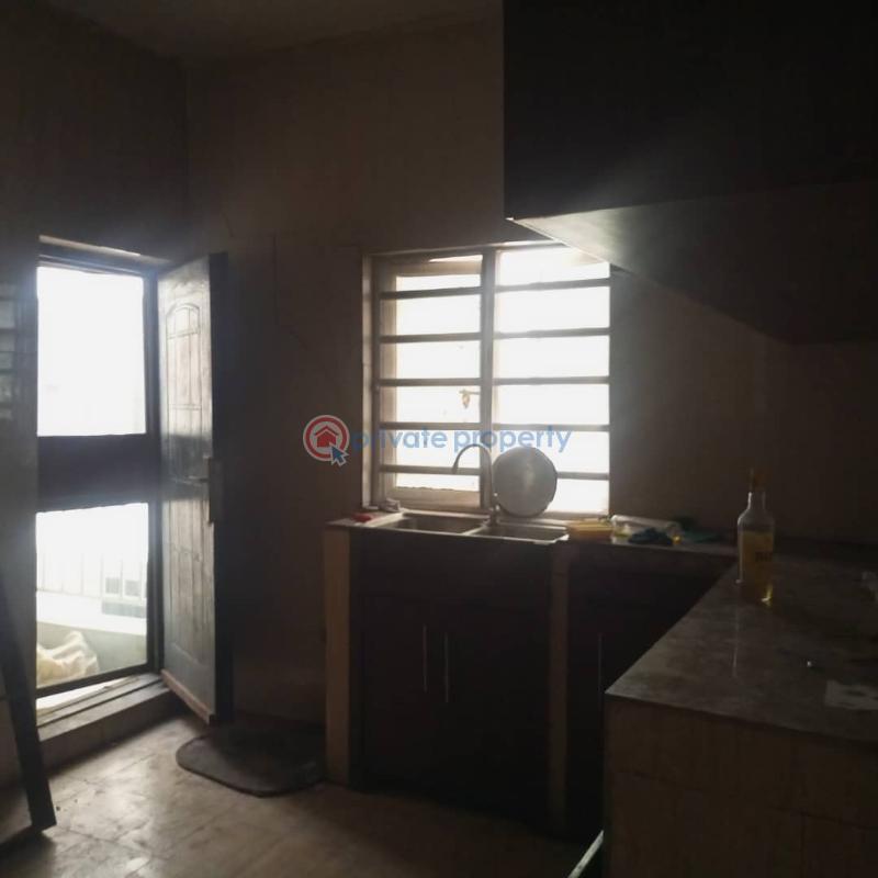 Flat & Apartment For Rent Ebutemetta East Yaba Lagos - 6
