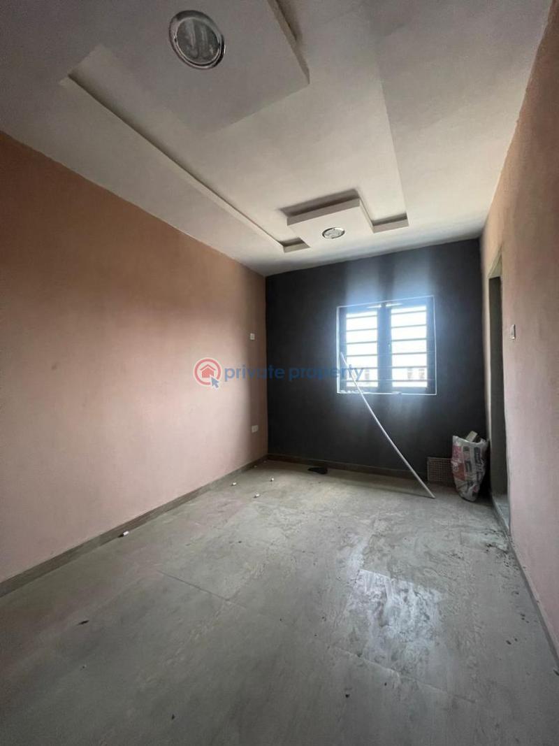 2 bedroom Flat & Apartment For Rent Ijesha Surulere Lagos - 2