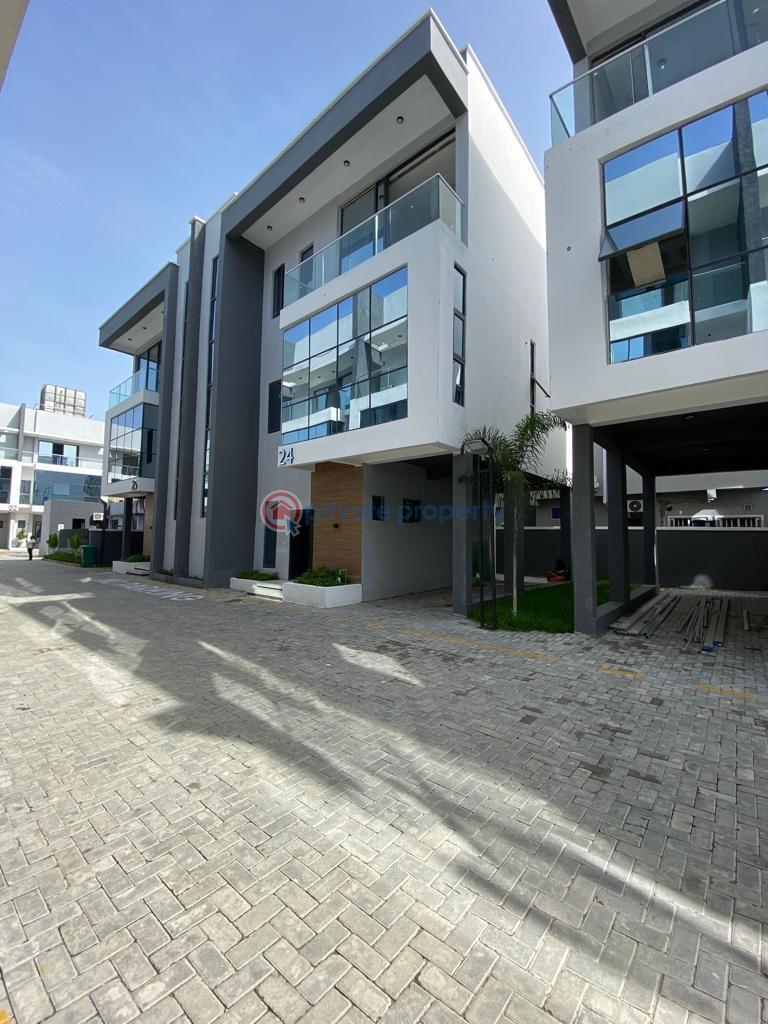 4 bedroom House For Sale Alma Beach, Lekki Lagos - 8