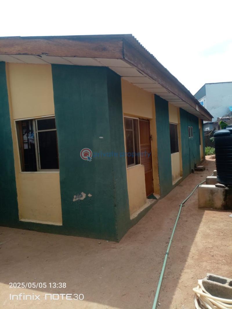 House For Sale Off Olaniyi/ Funsho Owoyemi Road, Abule Egba Lagos