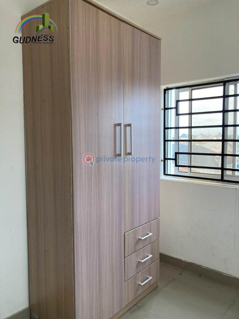 3 bedroom Flat & Apartment For Rent Ajah Lagos - 8