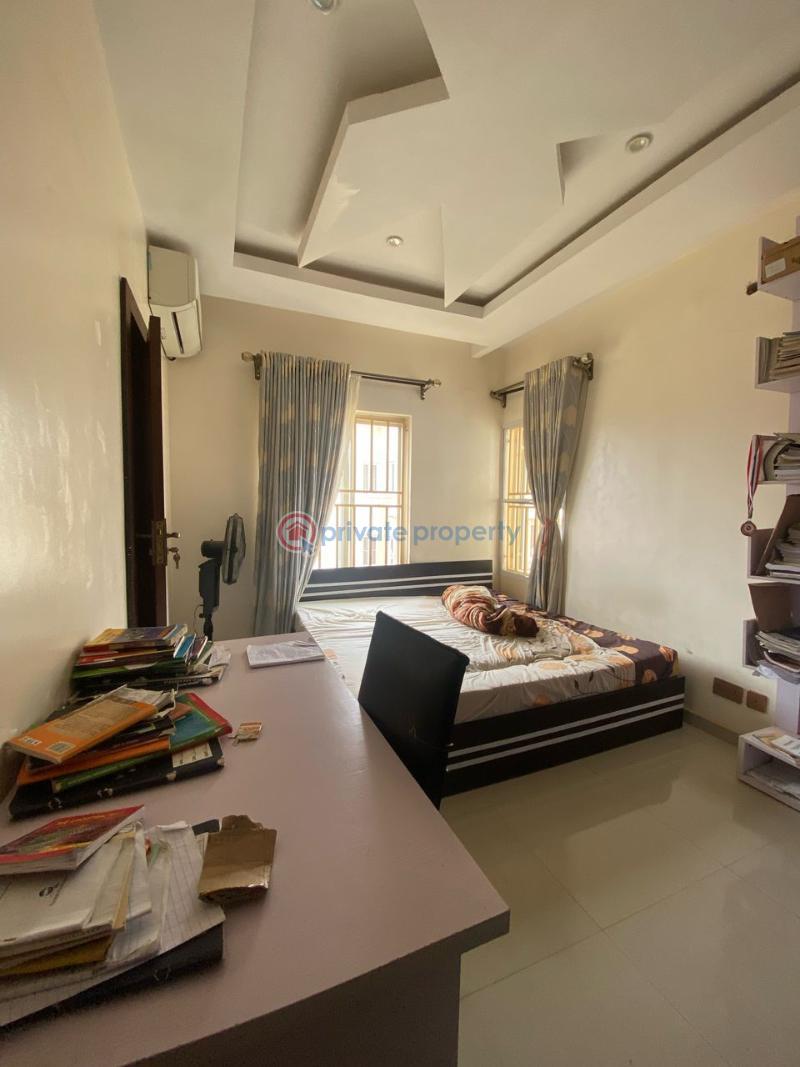 3 bedroom House For Sale Orchard Palace Estate, Jayioba Street, Salami Busstop, Shasha Beside Nnpc(dopemu Road) Shasha Alimosho Lagos - 1