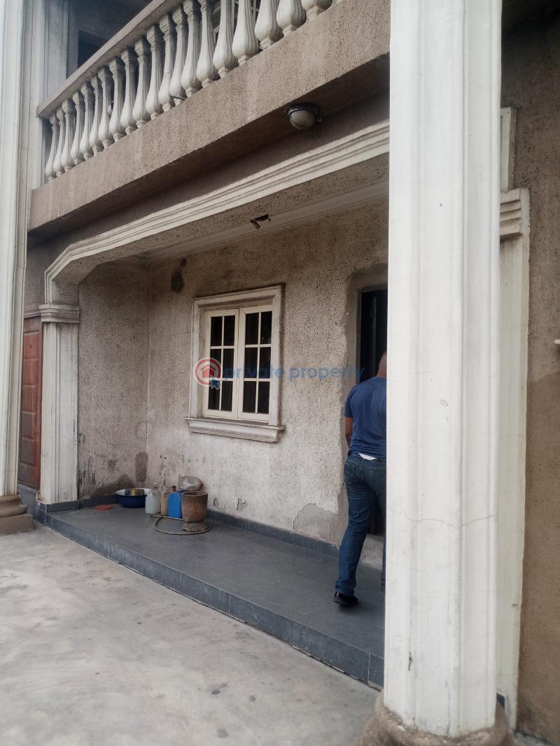 For rent 3 bedroom House Maplewood Estate, Agege Lagos (PID 8PASXL