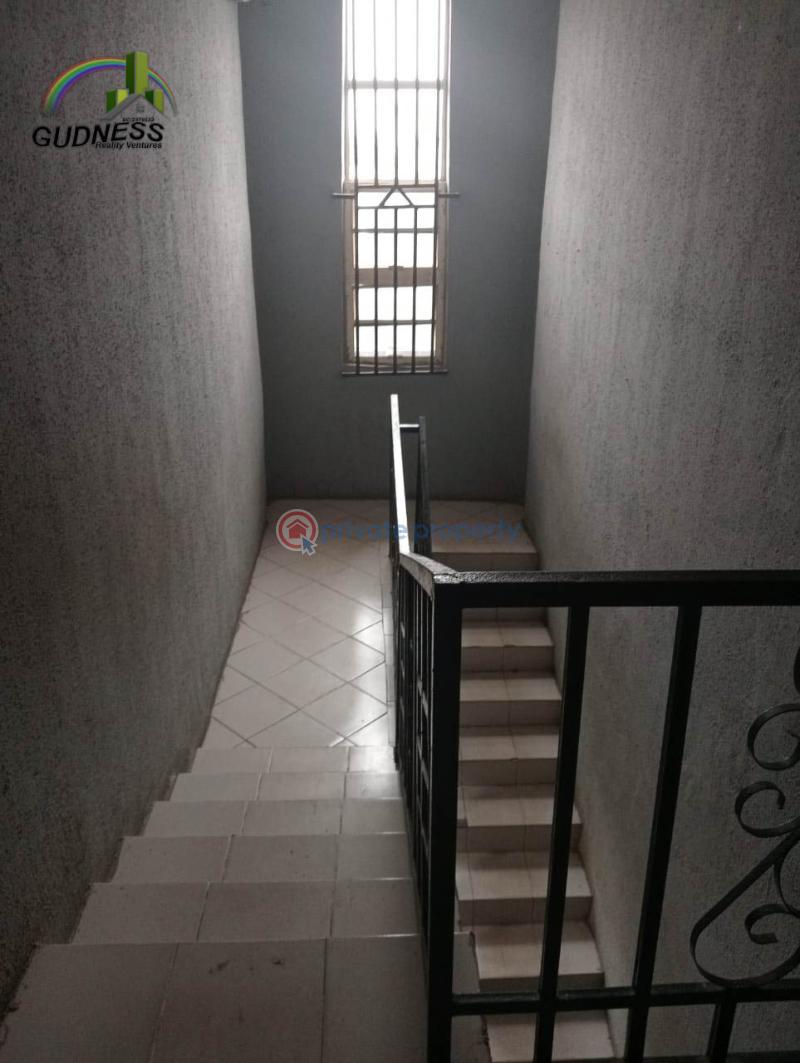 3 bedroom Flat & Apartment For Rent Thomas Estate Ajah Lagos - 8
