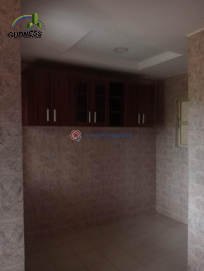 3 bedroom Flat & Apartment For Rent Thomas Estate Ajah Lagos - 1