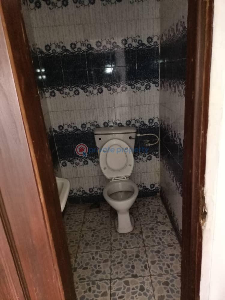 3 bedroom Commercial Property For Rent Alagomeji Adekunle, Yaba, Lagos Alagomeji Yaba Lagos - 13