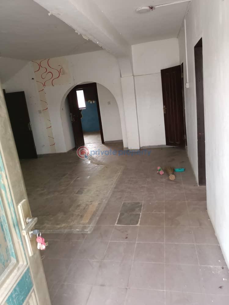 3 bedroom Commercial Property For Rent Alagomeji Adekunle, Yaba, Lagos Alagomeji Yaba Lagos - 8