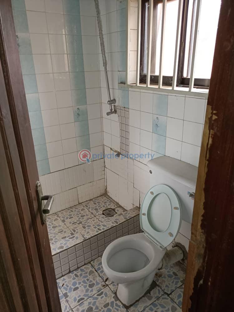 3 bedroom Commercial Property For Rent Alagomeji Adekunle, Yaba, Lagos Alagomeji Yaba Lagos - 3